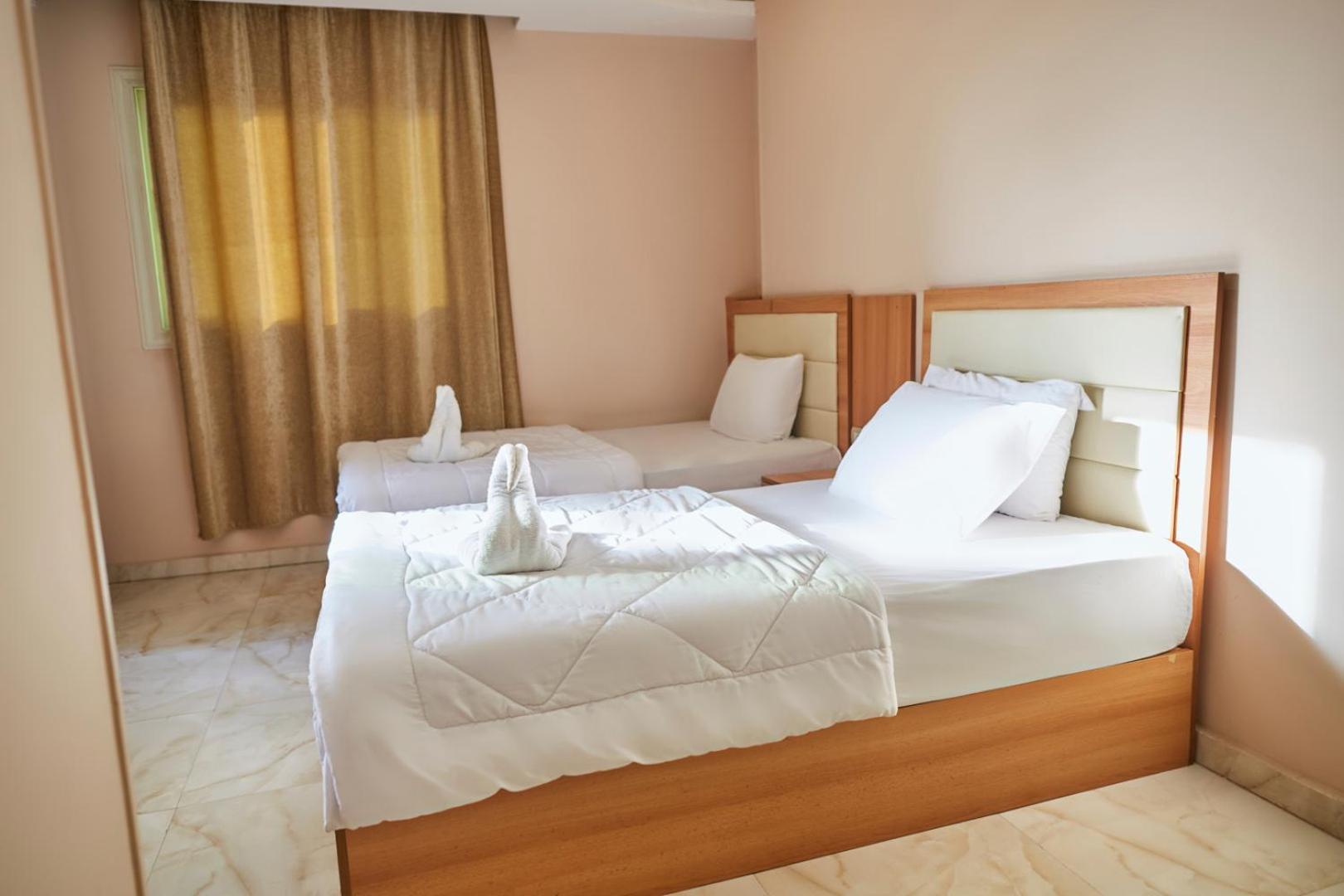 Grand Golden Pyramids View Hotel Kafrat al Jabal Exterior photo